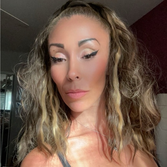 Meet your Posher, Carissa - Picture 6 of 6